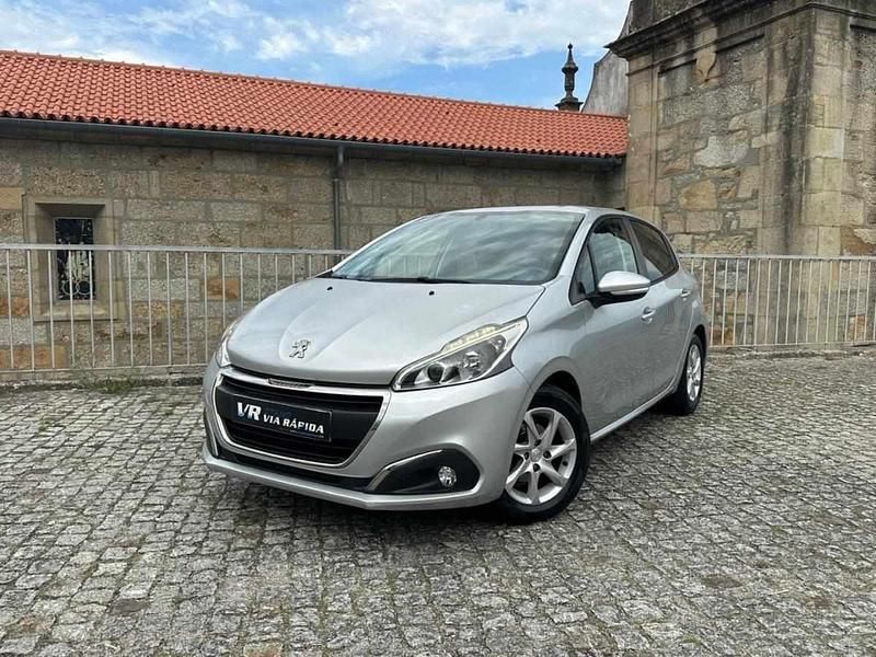Cinza Usado 2016 Peugeot 208 Active Citadino | € 8.900 (Preço justo) - Imagem 1/2