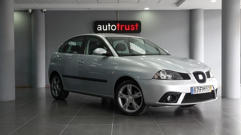 Cinzento Usado 2008 Seat Ibiza | € 5.900 (Preço justo) - Imagem 1/4