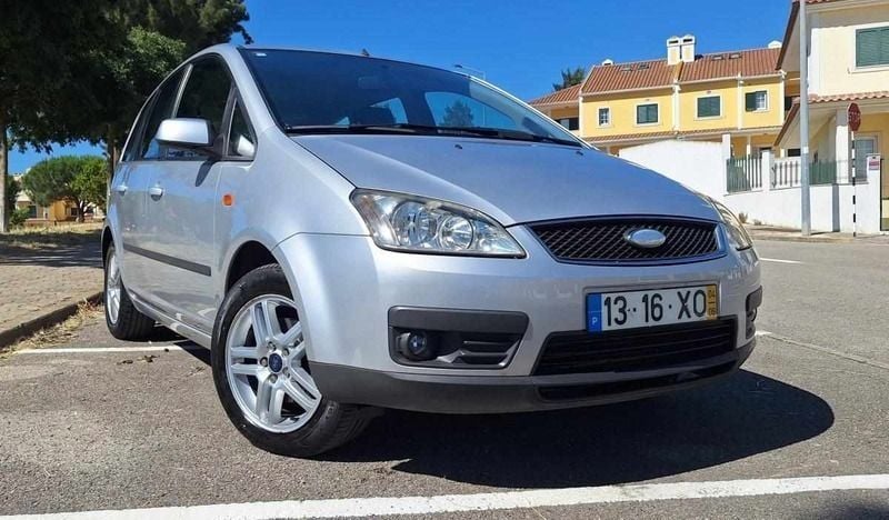 Cinzento Usado 2004 Ford Focus Citadino | € 4.250 (Caro) - Imagem 1/4
