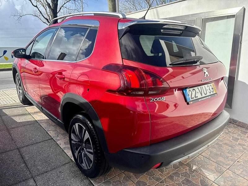 Usado Peugeot 2008 82 HP (60 kW) 2018 Vermelho SUV