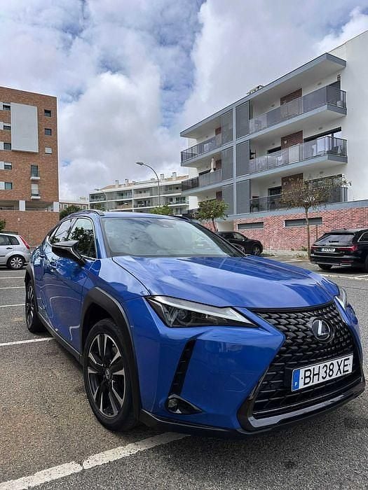 Usado 2021 Lexus UX 250h Executive Line SUV | € 27.500 - Imagem 1/4