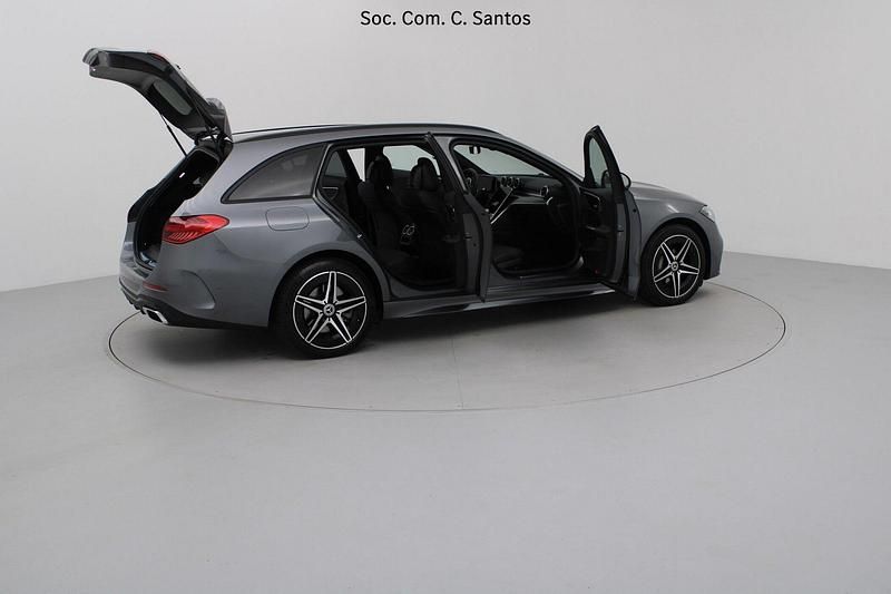 Usado Mercedes C300 AMG 197 HP (144 kW) 2025 Cinza Carrinha