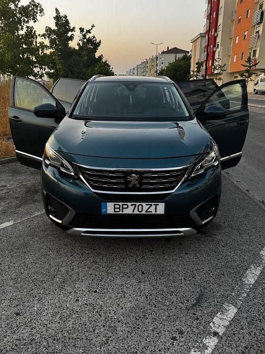 Usado 2020 Peugeot 5008 Allure Monovolume | € 14.500 - Imagem 1/4