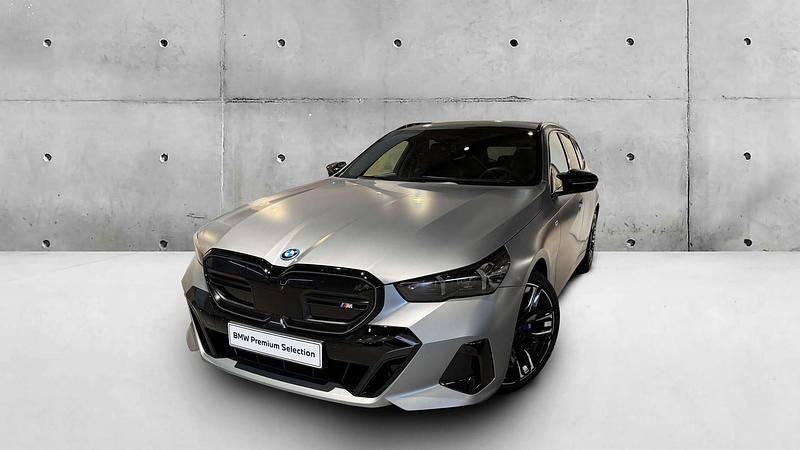 Usado BMW i5 Comfort Edition 442 kW (601 HP) 2025 Bmw individual cinza frozen pure Carrinha