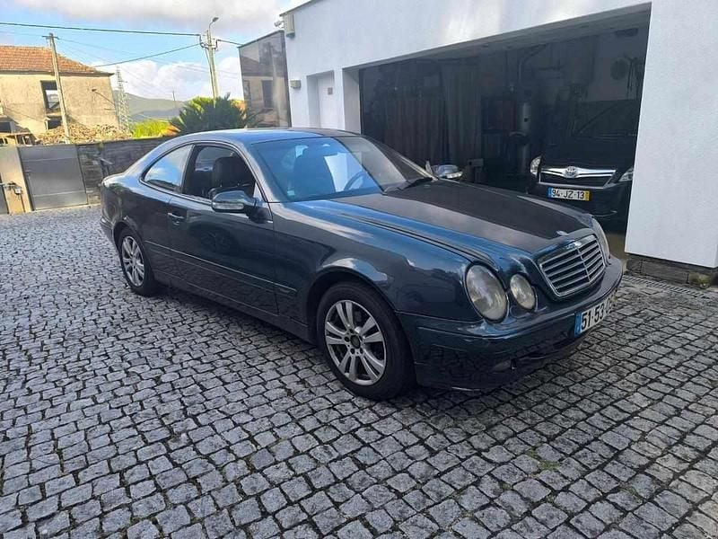 Usado Mercedes CLK200 192 HP (141 kW) 2000 Azul Coupé
