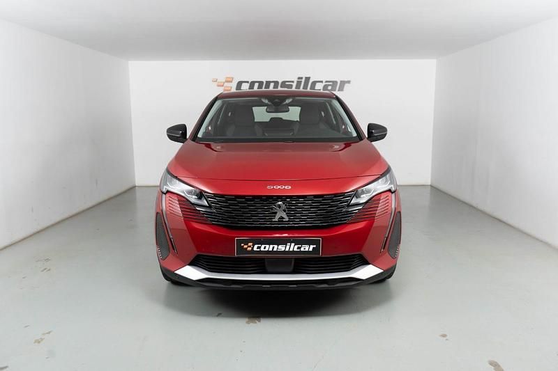 Usado Peugeot 5008 Active 130 HP (95 kW) 2022 Bordeaux Monovolume