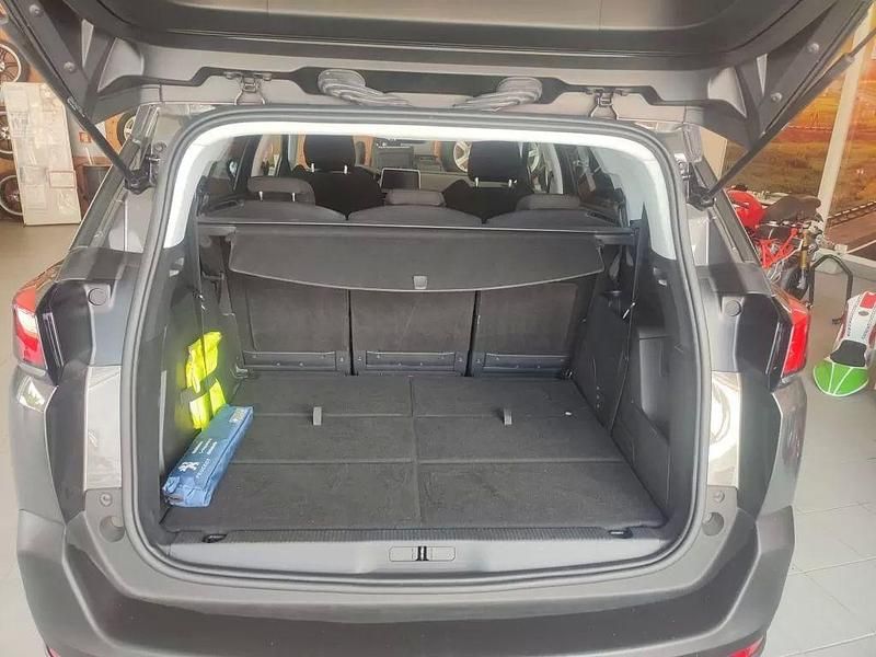 Usado Peugeot 5008 Style 120 HP (88 kW) 2017 Cinzento Monovolume