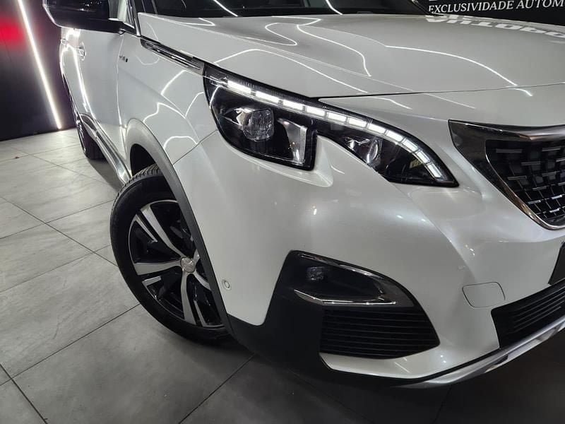 Usado Peugeot 5008 GT-line 130 HP (95 kW) 2020 Branco Monovolume