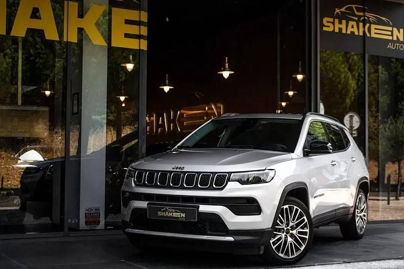 Cinzento Usado 2023 Jeep Compass Limited SUV | € 28.450 (Preço justo) - Imagem 1/4