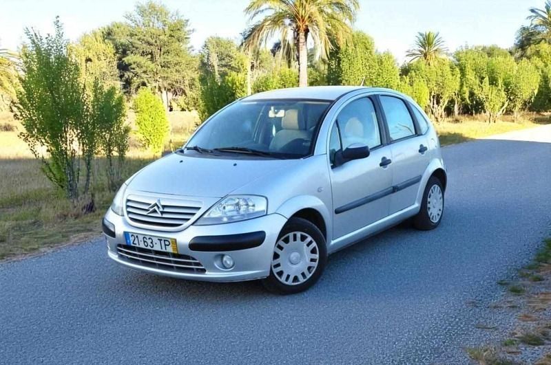 Cinzento Usado 2002 Citroën C3 Citadino | € 3.400 (Caro) - Imagem 1/4