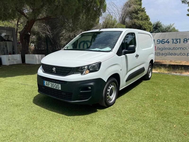 Branco Usado 2021 Peugeot Partner Monovolume | € 16.490 (Preço justo) - Imagem 1/4