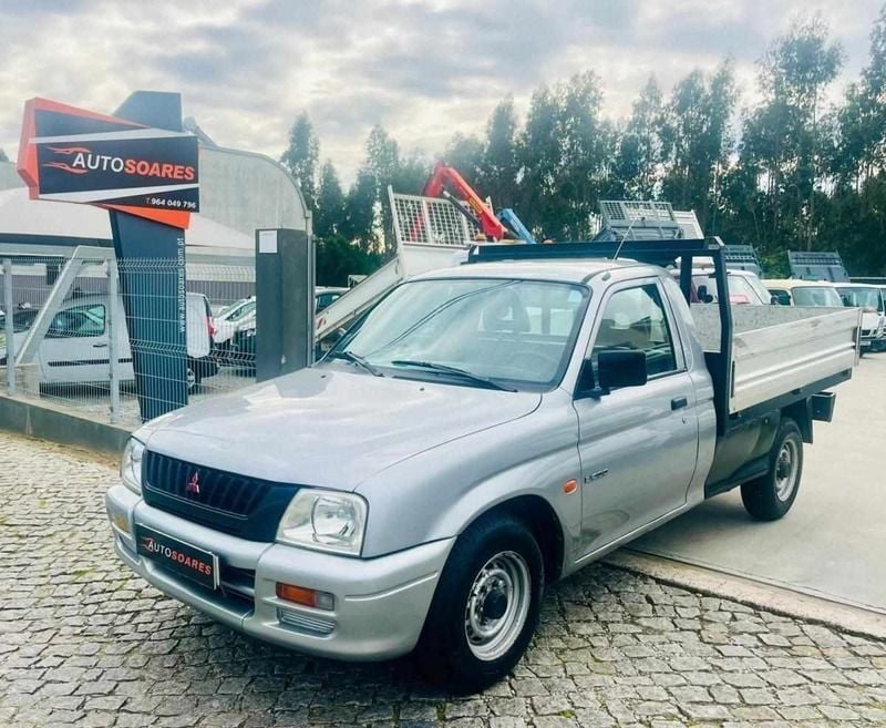 Cinzento Usado 2001 Mitsubishi L200 Pickup | € 7.500 (Super Preço) - Imagem 1/4