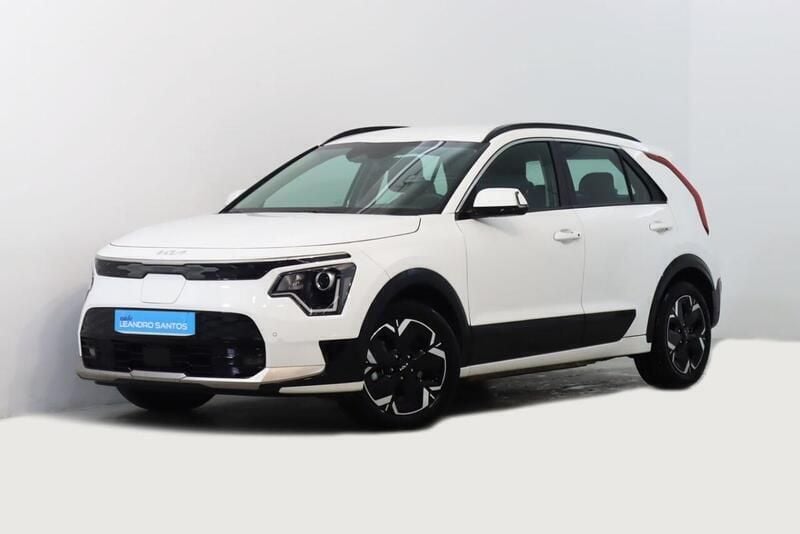 Branco Usado 2024 Kia e-Niro SUV | € 31.500 (Bom preço) - Imagem 1/2