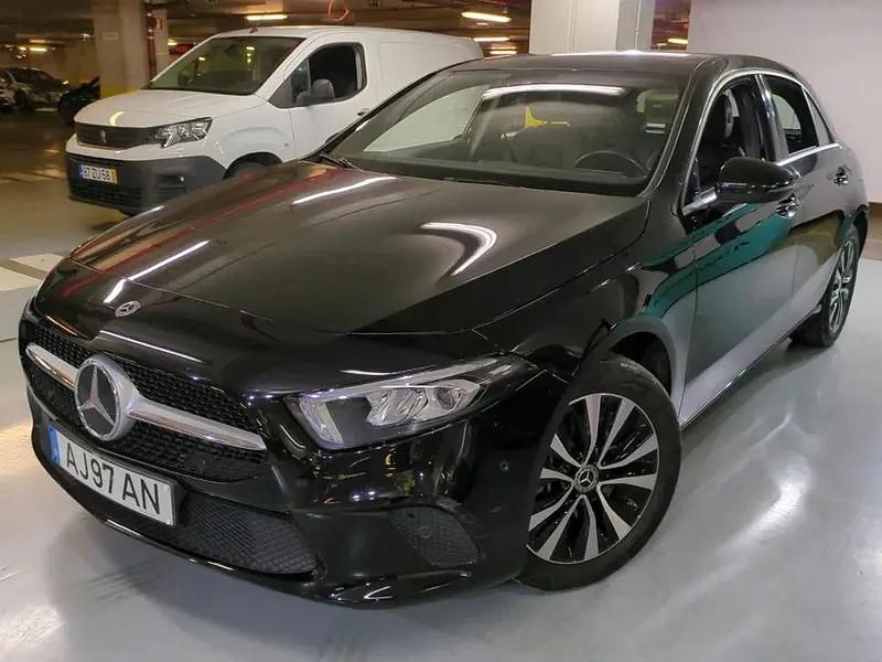 Preto Usado 2021 Mercedes A250 Style Citadino | € 28.490 (Preço justo) - Imagem 1/4