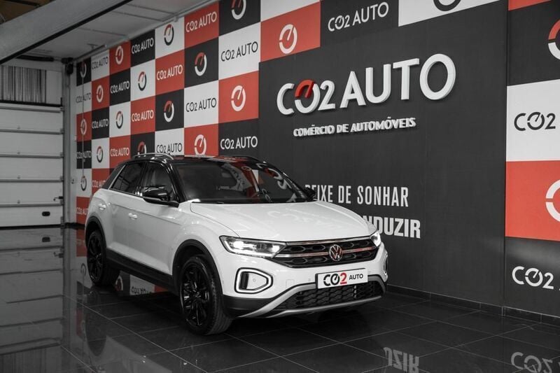 Branco Usado 2024 VW T-Roc Style SUV | € 30.900 (Preço justo) - Imagem 1/4