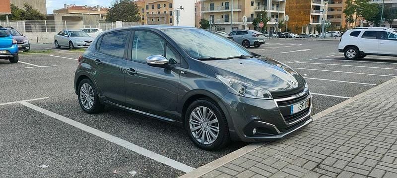 Usado 2016 Peugeot 208 Style Citadino | € 6.900 (Bom preço) - Imagem 1/4
