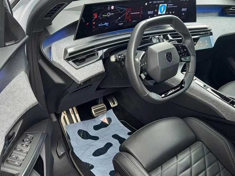 Branco Usado 2024 Peugeot e-3008 GT SUV | € 46.900 (Bom preço) - Imagem 1/4