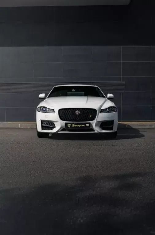 Usado Jaguar XF R-Sport 180 HP (132 kW) 2017 Branco Sedan