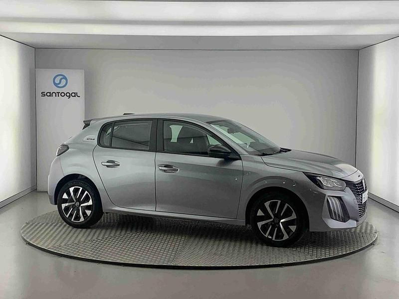 Cinzento Usado 2025 Peugeot 208 Style Citadino | € 19.200 (Preço justo) - Imagem 1/4
