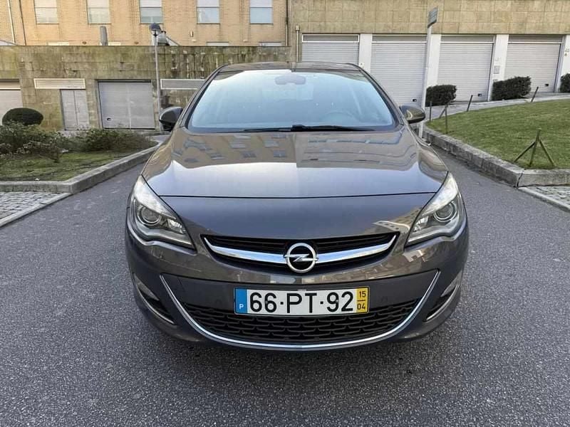 Usado Opel Astra Cosmo 110 HP (80 kW) 2015 Cinza escuro