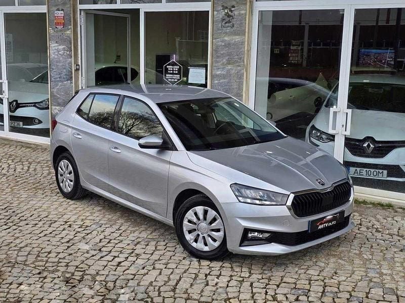 Usado Skoda Fabia Ambition 80 HP (58 kW) 2023 Cinza Citadino