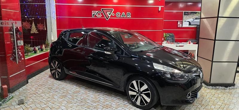 Usado Renault Clio IV Dynamique 85 HP (62 kW) 2014 Preto