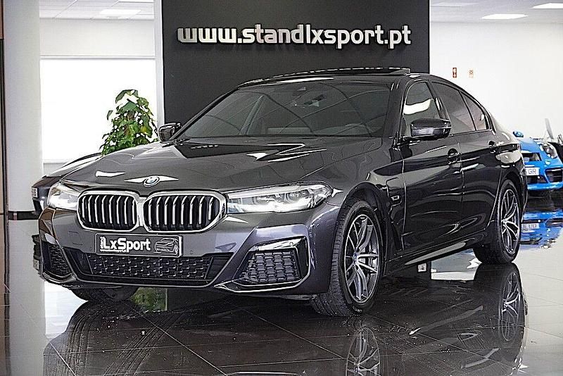 Usado BMW 530 iPerformance 292 HP (214 kW) 2023 Cinza Sedan
