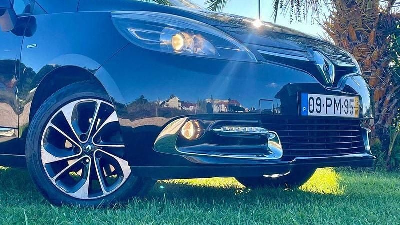 Usado 2015 Renault Grand Scénic III Bose Edition Monovolume | € 11.900 (Preço justo) - Imagem 1/4