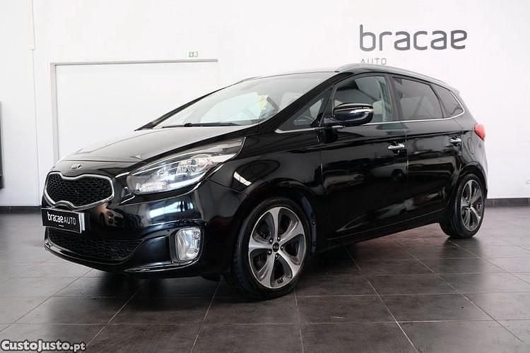 Preto Usado 2016 Kia Carens Monovolume | € 11.900 (Preço justo) - Imagem 1/1