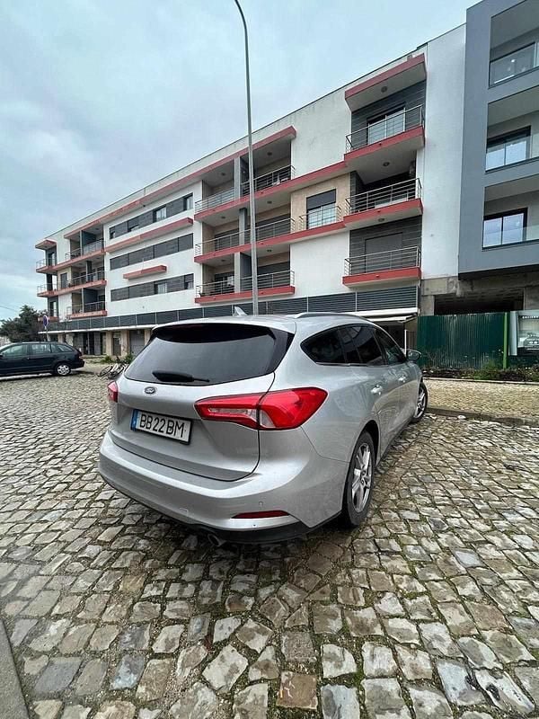 Usado Ford Focus 109 HP (80 kW) 2019 Cinzento Carrinha