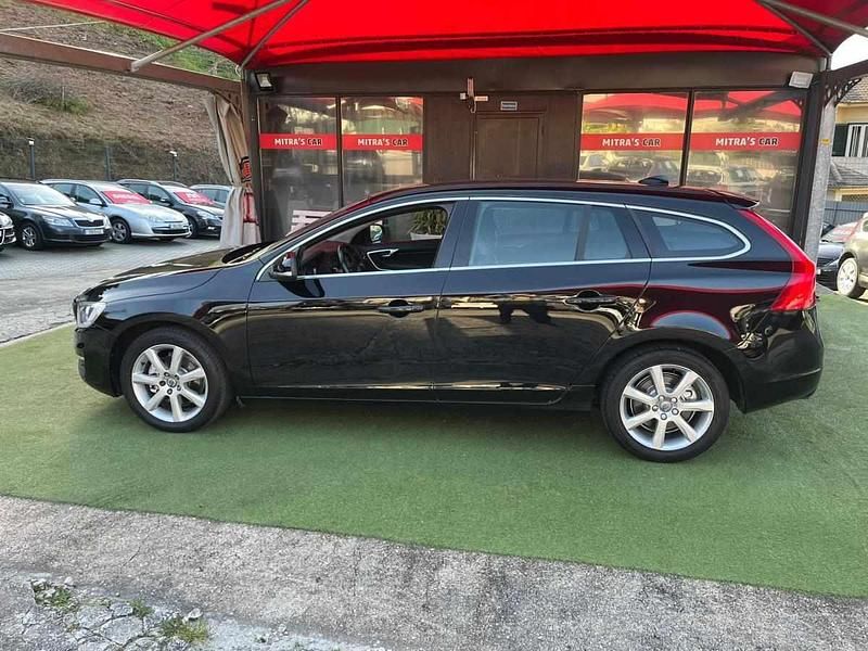 Usado Volvo V60 120 HP (88 kW) 2015 Preto Carrinha