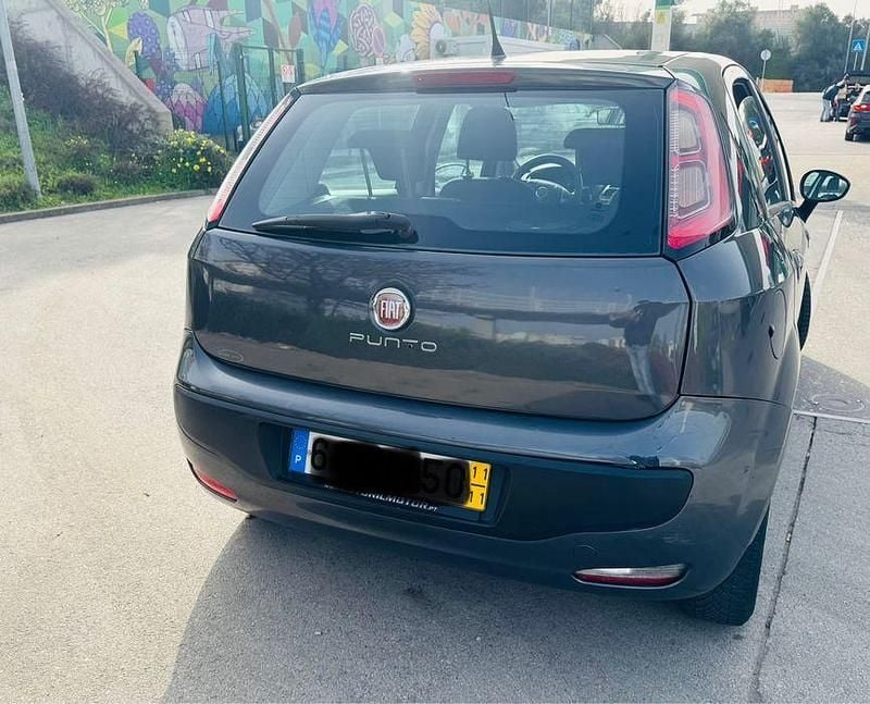 Usado Fiat Punto 90 HP (66 kW) 2011 Citadino