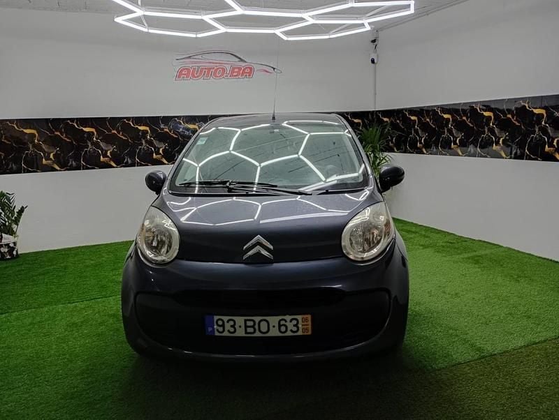 Cinza Usado 2006 Citroën C1 Citadino | € 4.690 (Preço justo) - Imagem 1/4