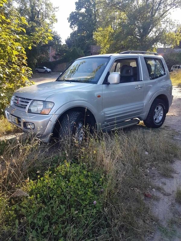 Cinzento Usado 2000 Mitsubishi Pajero SUV | € 13.000 (Super Preço) - Imagem 1/4