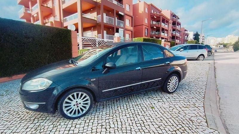 Usado 2008 Fiat Linea Sedan | € 2.950 - Imagem 1/4