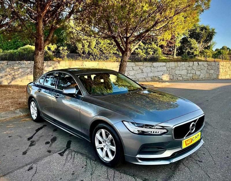 Usado Volvo S90 150 HP (110 kW) 2019 Cinzento Sedan