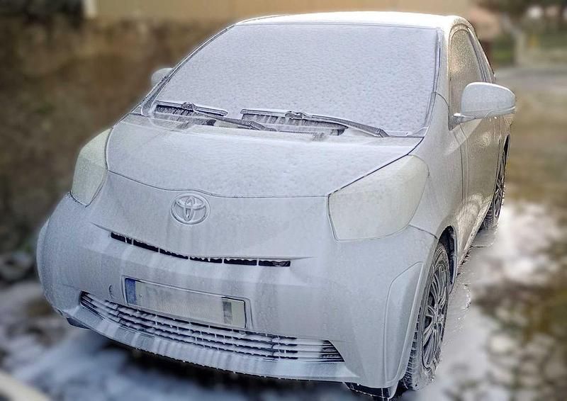 Usado Toyota iQ 68 HP (50 kW) 2011 Citadino