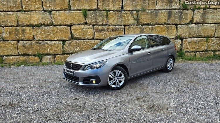 Cinza Usado 2018 Peugeot 308 Active Carrinha | € 9.950 (Preço justo) - Imagem 1/1