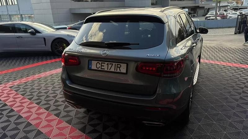 Usado Mercedes GLC300e AMG line 306 HP (225 kW) 2021 Cinza escuro SUV