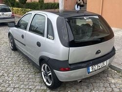 Usado 2000 Opel Corsa Sedan | € 1.000