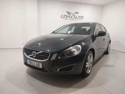 Cinzento Usado 2011 Volvo V60 Carrinha | € 7.750