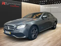 Cinzento Usado 2017 Mercedes E220 Exclusive Sedan | € 22.500 (Preço justo)