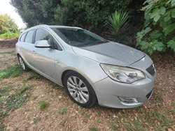 Usado 2012 Opel Astra Sedan | € 5.600 (Bom preço)