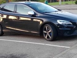 Preto Usado 2017 Volvo V40 Carrinha | € 14.000 (Bom preço)