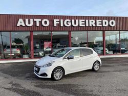 Branco Usado 2018 Peugeot 208 Citadino | € 10.750 (Preço justo)