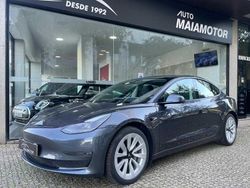 Cinzento Usado 2021 Tesla Model 3 Sedan | € 28.900 (Bom preço)