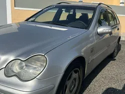 Usado 2003 Mercedes C220 Sedan | € 5.500 (Bom preço)