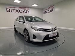Cinzento Usado 2015 Toyota Auris Touring Sports Carrinha | € 13.950 (Preço justo)
