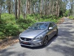 Cinzento Usado 2015 Volvo V40 R-Design Carrinha | € 12.990 (Preço justo)