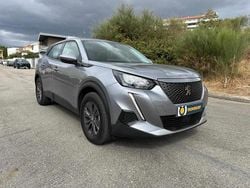 Cinzento Usado 2021 Peugeot 2008 SUV | € 17.500